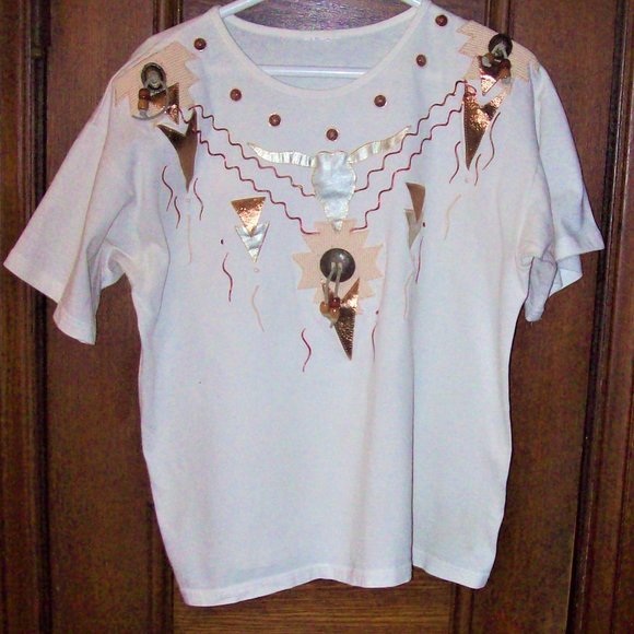 ~~~TOP in CULTURAL Design~~~(L/XL) - Picture 1 of 2